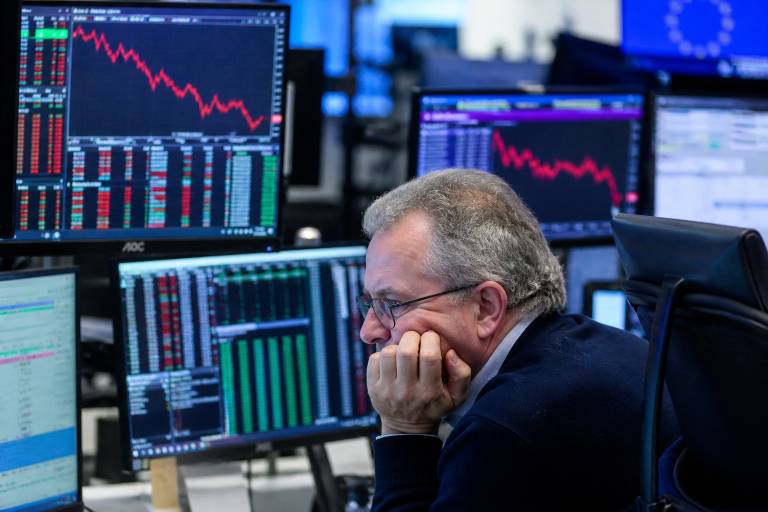 European shares slip as US-Iran tensions escalate, oil stays elevated