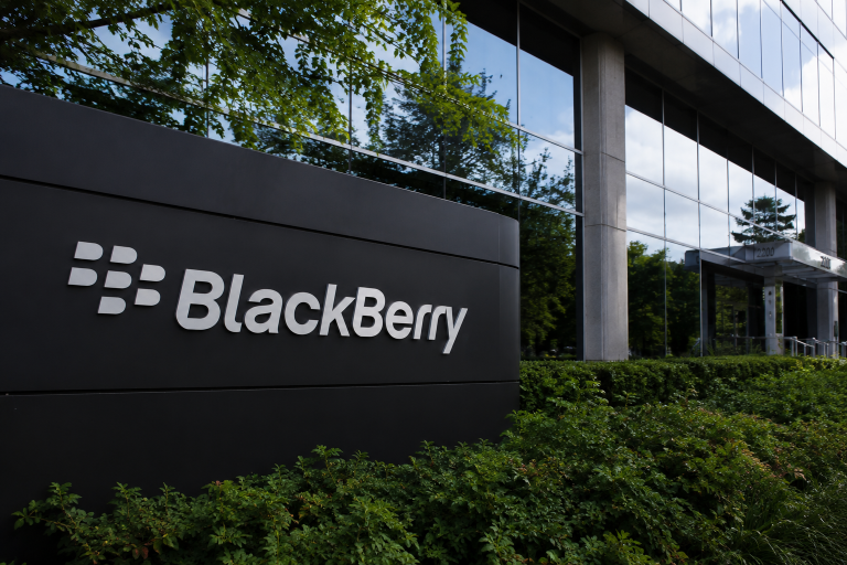 BlackBerry stock has plunged 35% from the YTD high: buy the dip?