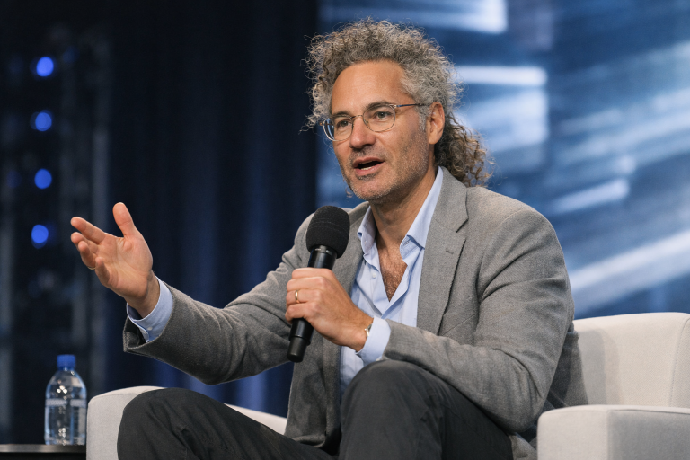 Palantir stock rallies as Q2 earnings reveal a Rule of 40 score of 155